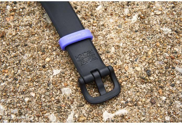 Produktbild Garmin vivofit jr. 3 Black Panther Special Edition (14.11 mm)