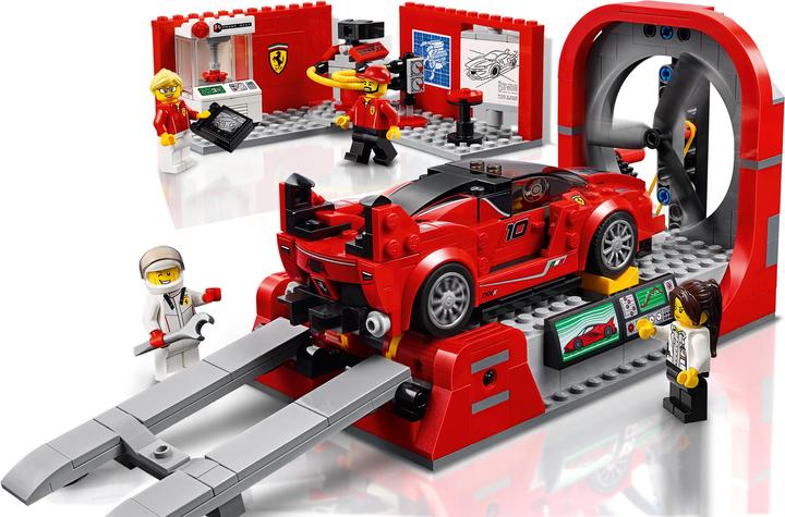 Actual product image LEGO FXX K and development centre (75882, LEGO Speed Champions)