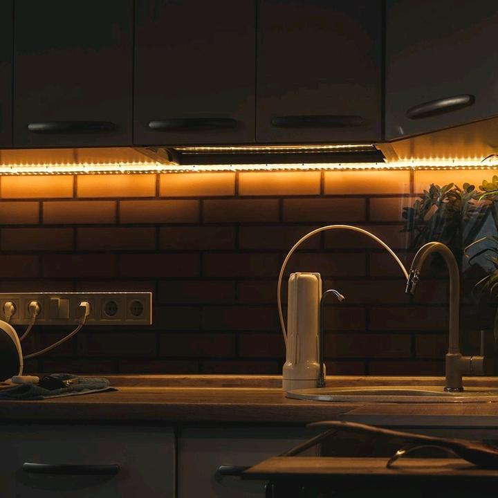 Immagine prodotto V-TAC VT2835 240HN LEDstrip SMD2835 240 LED High Lumen 4000K IP20 5m (Bianco neutro, 500 cm, Interno)