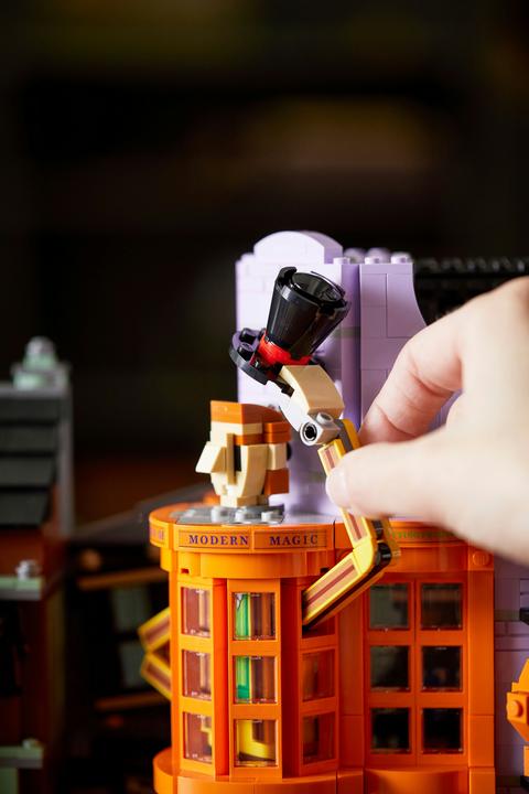 Actual product image LEGO Harry Potter Diagon Alley (75978, LEGO Harry Potter, LEGO Rare Sets)