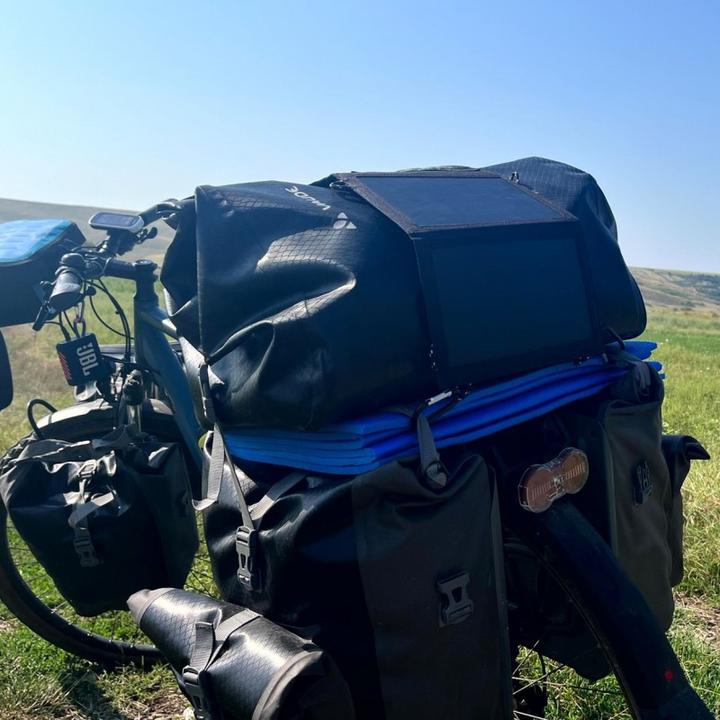 Actual product image Outdoor Spirit Solar charger Basic (10 W, 0.34 kg)