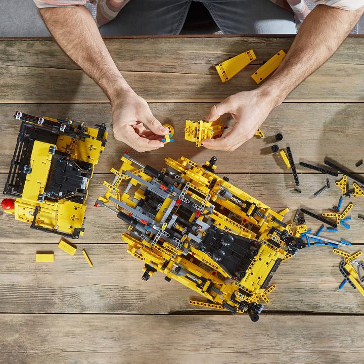 Produktbild LEGO Cat D11 Bulldozer (42131, LEGO Technic)
