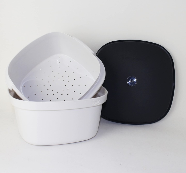 Actual product image Tupperware Colander with insert
