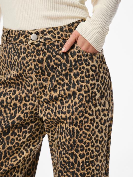 Produktbild Pieces PCSALUME MW CROPPED Leoprint Wide Fit Jeans (28)