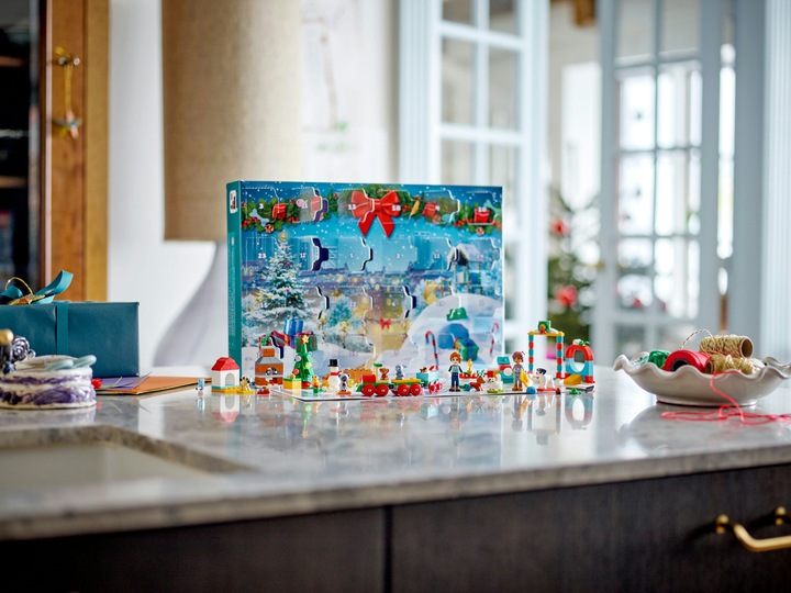 Actual product image LEGO Friends Advent Calendar 2023