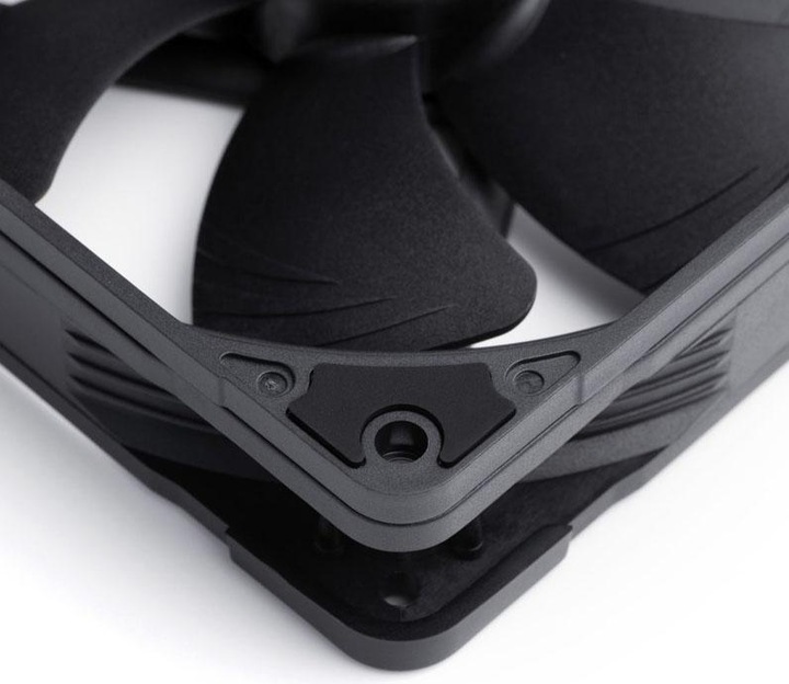 Actual product image Noctua NA-IS1-14 chromax.black spacer for 140 mm fan - set of 2