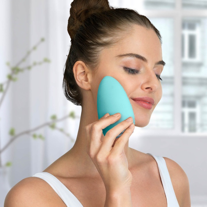 Actual product image Silk'n Bright Silicone Facial Cleansing Brush FB1PE1B001