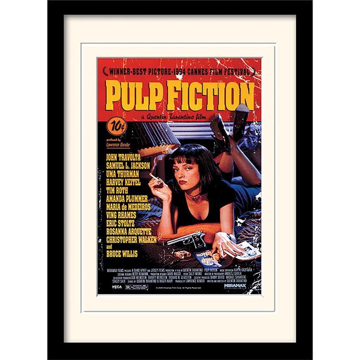 Pulp Fiction Uma auf dem Bett Gerahmter Kunstdruck (40 x 30 cm)