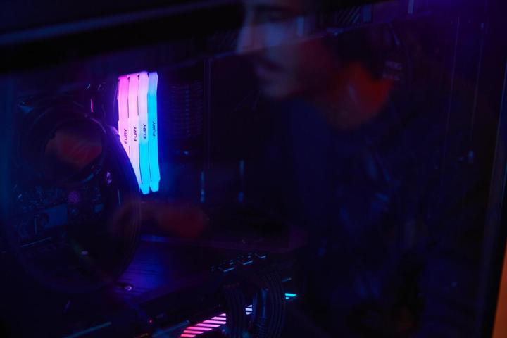 Actual product image Kingston 48GB 8800MT/s DDR5 CL42 CUDIMM Kit of 2 FURY Renegade RGB Silver (2 x 24GB, 8800 MHz, DDR5 RAM, CU-DIMM)