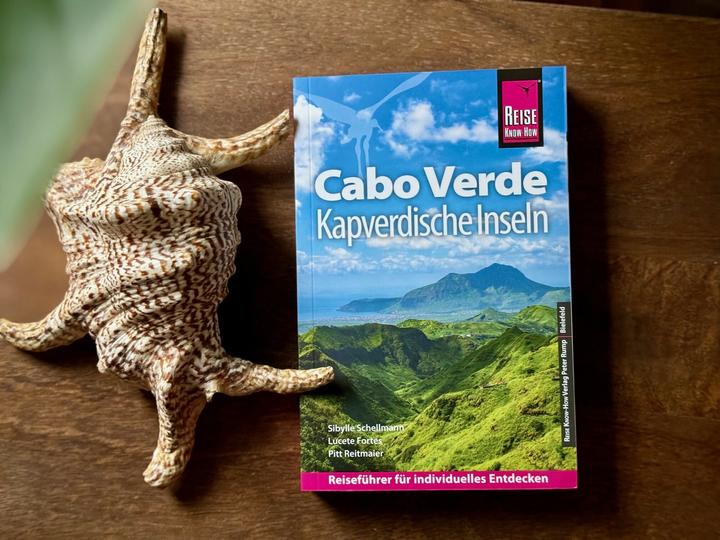 Produktbild Reiseführer Cabo Verde – Kapverdische Inseln (Deutsch, Lucete Fortes, Sibylle Schellmann, Pitt Reitmaier, 2024)
