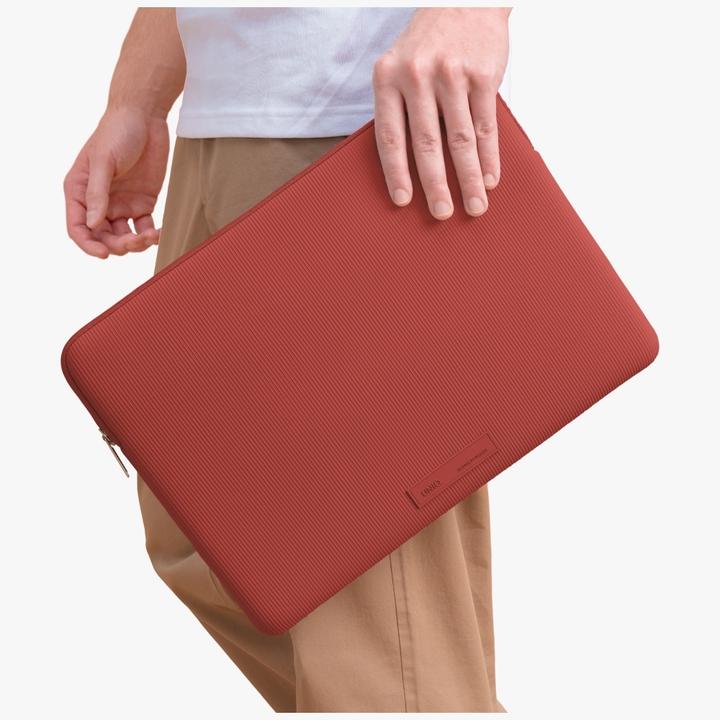 Actual product image Uniq Laptop Sleeve Cyprus Ridge Edition 14" waterproof neoprene red (14")