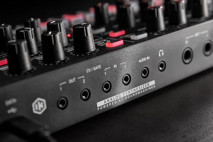 Produktbild IK Multimedia UNO Synth PRO X