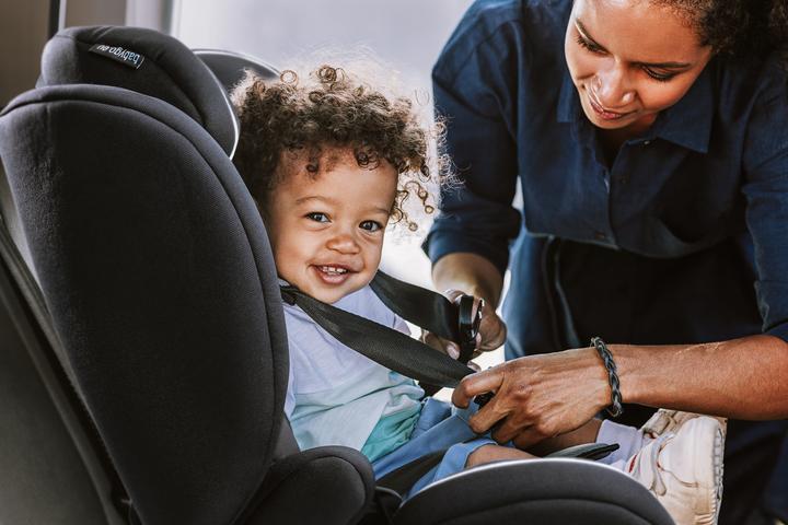 Actual product image BabyGo FreeFix Isize black (Child seat)