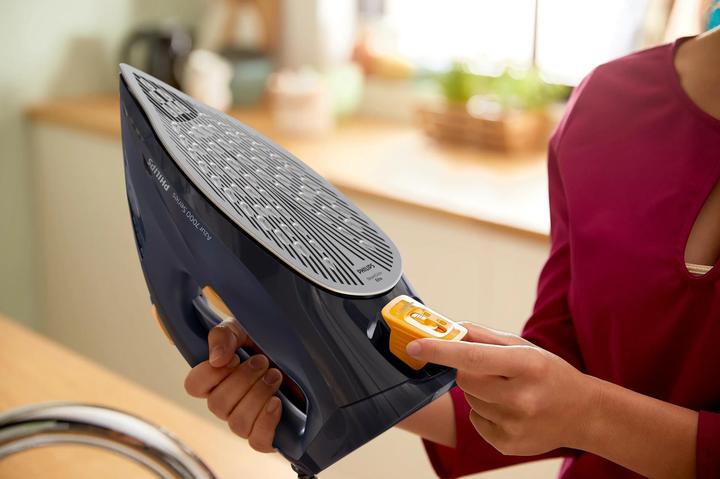 Actual product image Philips DST7060/21 (2400 W, 250 g/min)
