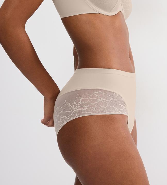 Actual product image Triumph Comfort Contour (Single pack, M)