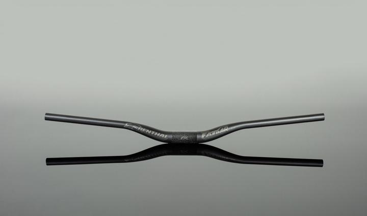 Image du produit Renthal V3 Fatbar Carbon Riser Lenker, 35.0mm, 800x30mm, 7°/5°, carbon/gold (35 mm)