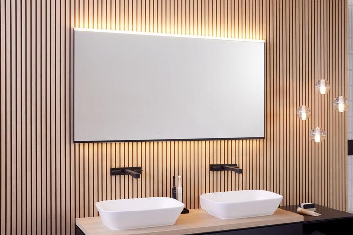 Produktbild Geberit Option Plus Square Lichtspiegel, direkte und indirekte Beleuchtung, Breite 135 cm, 502.786. (135 x 70 cm)