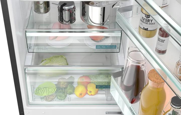 Produktbild Siemens iQ300, free-standing fridge-freezer with freezer at bottom, 203 x 60 cm, BlackSteel, KG39N2XAG (363 l)