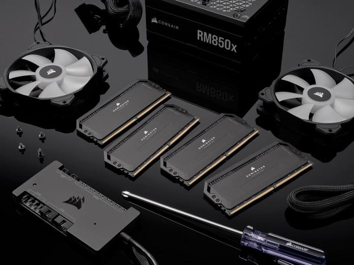 Produktbild Corsair Dominator Platinum RGB (2 x 16GB, 5600 MHz, DDR5-RAM, DIMM)