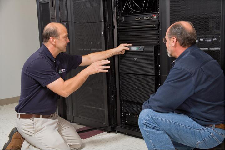 Actual product image APC Service SB-00 Smart-UPS 5 x 8 Power Up