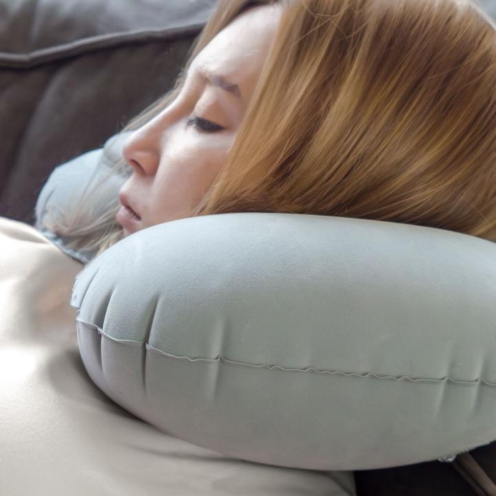Image du produit Intirilife Coussin gonflable pour le cou (Coussins de voyage)