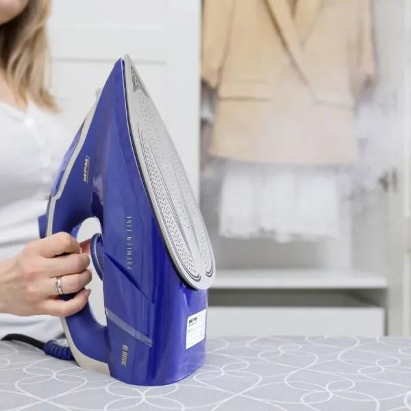 Produktbild MPM Bügeleisen mit Keramiksohle MZE-24/G (3000 W, 190 g/min)