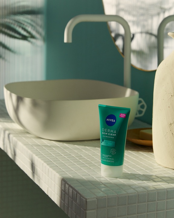 Actual product image NIVEA DUPLIKAT Derma Skin Clear anti-impurity peeling (Exfoliation, 150 ml)