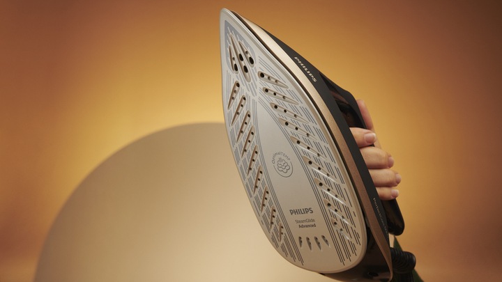 Actual product image Philips PerfectCare 6000 Series PSG6064/80 (2400 W, 600 g/min)