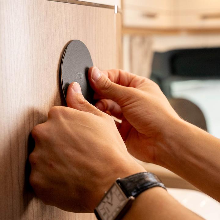 Produktbild Silwy Magnet-Leuchte Portofino Black inkl. Platzset und Pad (198 lm)