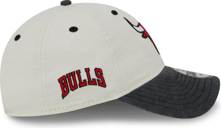 Actual product image New Era 9Twenty Casual Classics Cap - Chicago Bulls Beige