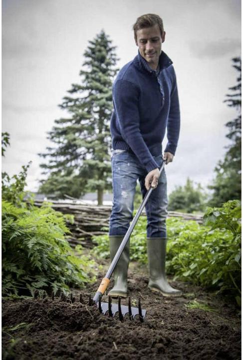 Actual product image Fiskars Rake