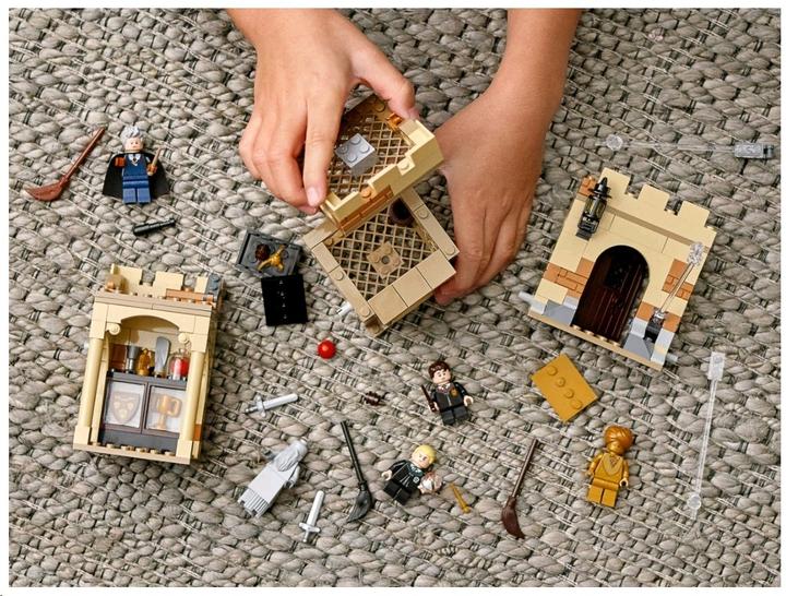 Produktbild LEGO Hogwarts: Erste Flugstunde (76395, LEGO Harry Potter)
