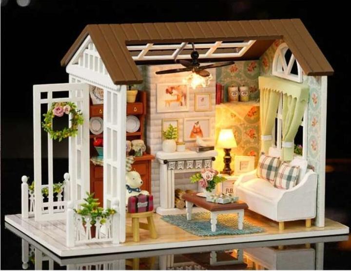 Produktbild Polesie Puppenhaus-Wohnzimmermodell aus Holz zum Zusammenbauen LED 8008-A