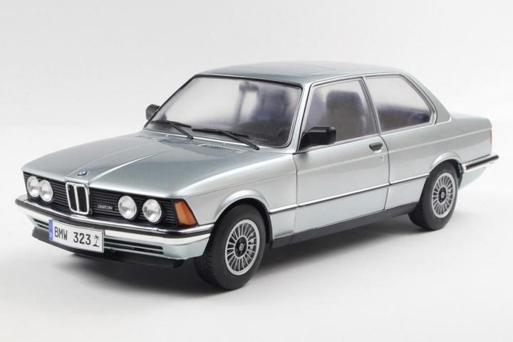 Actual product image Solido 1:18 BMW E21 323I s. blau met. 1980