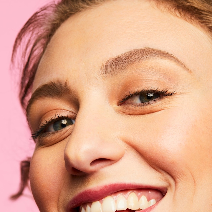 Produktbild BeneFit Cosmetics Gimme Brow+ Brow-Volumizing (02 Light)