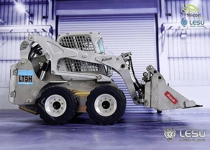 Actual product image Thicon Models 58500 Skid steer loader 1:14 electric RC functional model kit