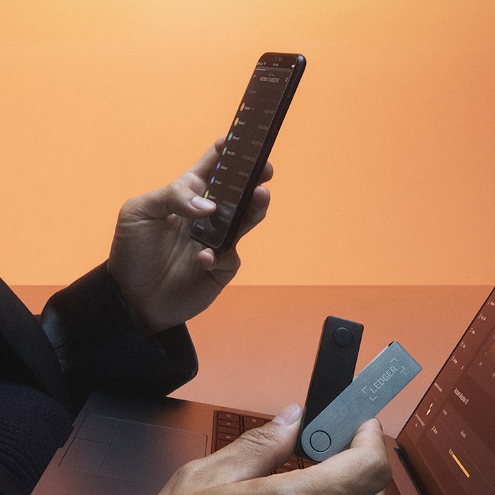 Image du produit Ledger Nano X - Or (Ethereum Classic, Bitcoin)