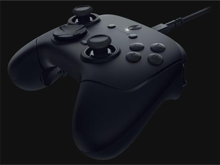 Actual product image Razer Wolverine V3 Tournament Edition (Windows)