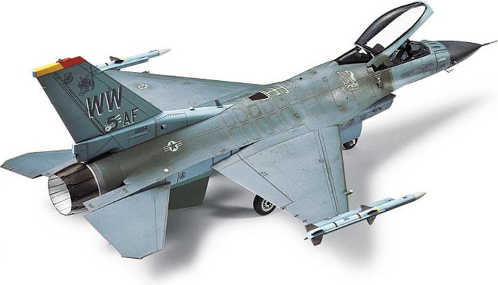Actual product image Tamiya F-16CJ Fighting Falcon