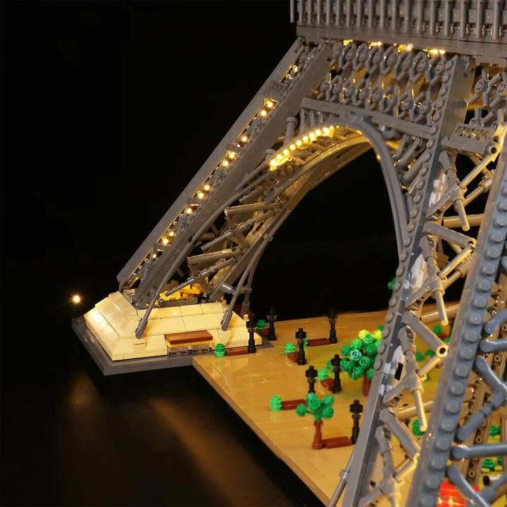 Image du produit BrickBling Kit d'éclairage LED pour LEGO Tour Eiffel (10307), télécommande incluse