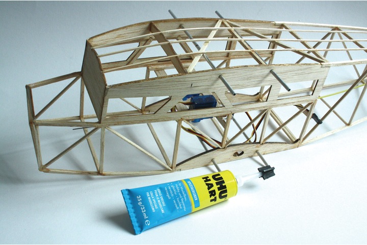 Actual product image UHU Hart (35 g)