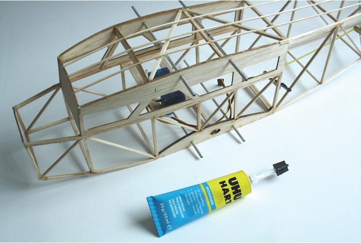 Actual product image UHU Hart (35 g)