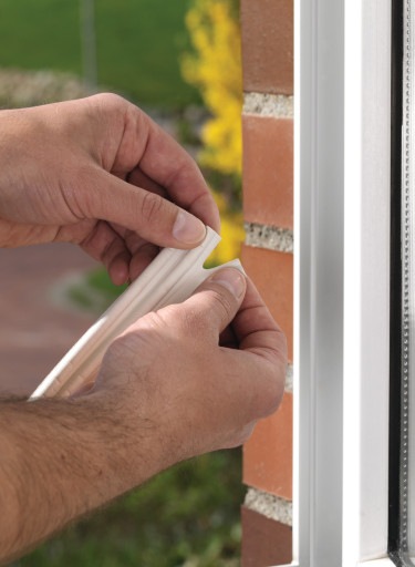 Produktbild tesa tesamoll CLASSIC P-Profil Fensterdichtung, Gummidichtung zum Isolieren