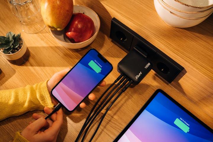 Produktbild Verbatim Mini GaN 4 Port Charger (165 W)