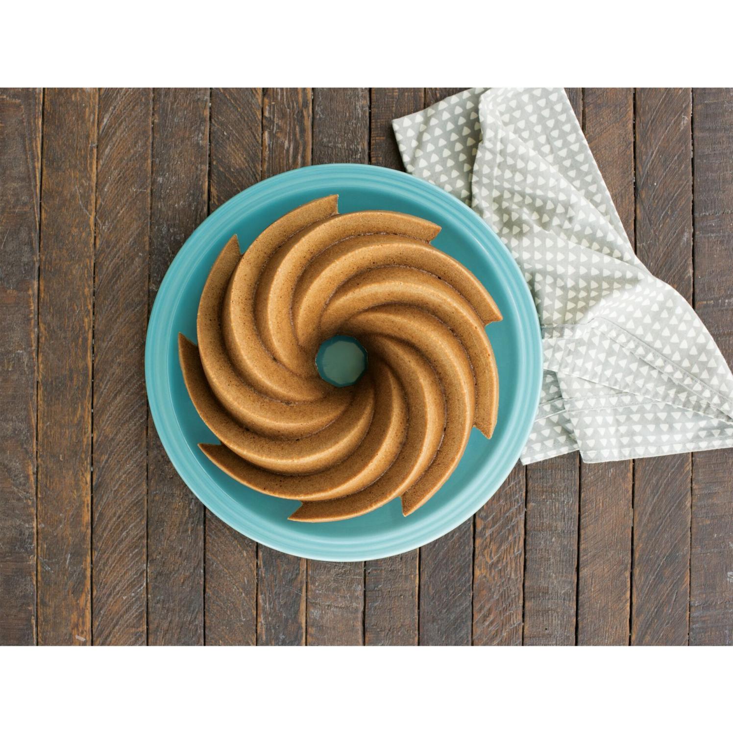Thumbnail - Nordic Ware Rondo, Backform, Gold
