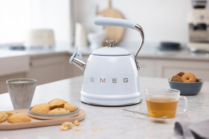 Actual product image Smeg WKF01PB (2.30 l)
