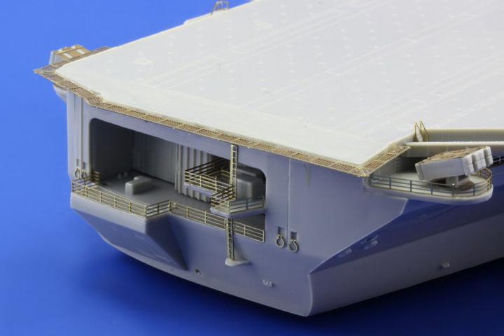 Produktbild Eduard USS Nimitz CVN-68 for Trumpeter