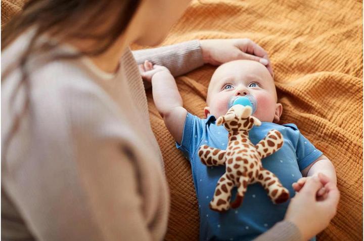 Produktbild Philips Avent Snuggle Giraffe (1 x, ab Geburt)