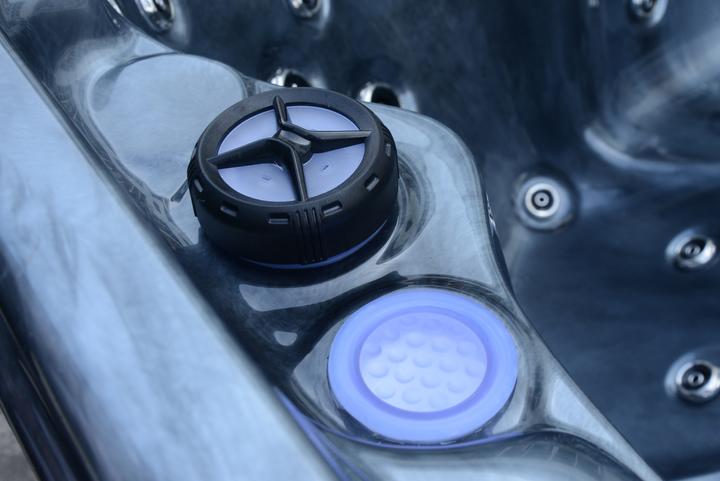 Produktbild Spa Solutions Whirlpool Platinum Black Silver 2023