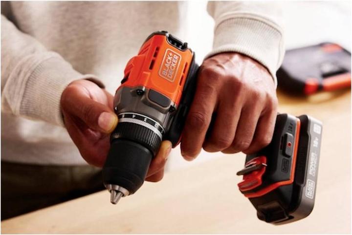 Produktbild Black & Decker Black&Decker Akku-Bohrschrauber 18V 2x2Ah,2G,Kof BCD382D2XK